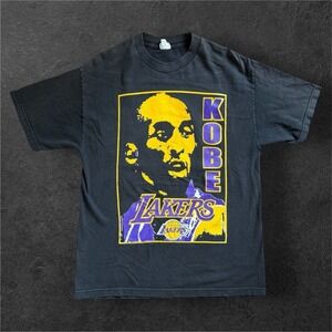 Alstyle T shirt Men's Large Black graphic Kobe Bryant Los Angeles Lakers 24